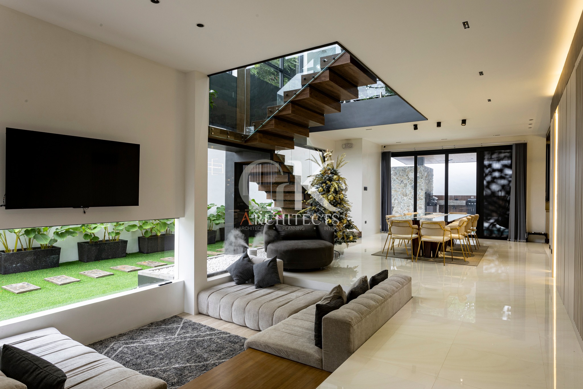 Courtyard Living